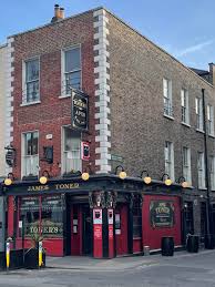 Toners pub exterior on Baggot Street, Dublin
